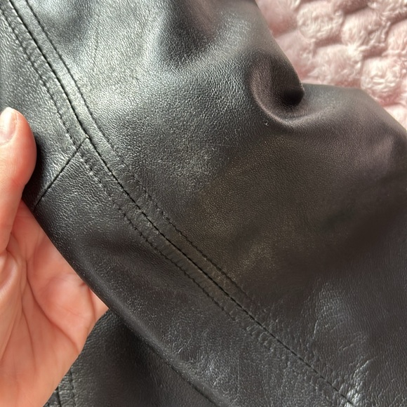 Leather jacket - Picture 7 of 8